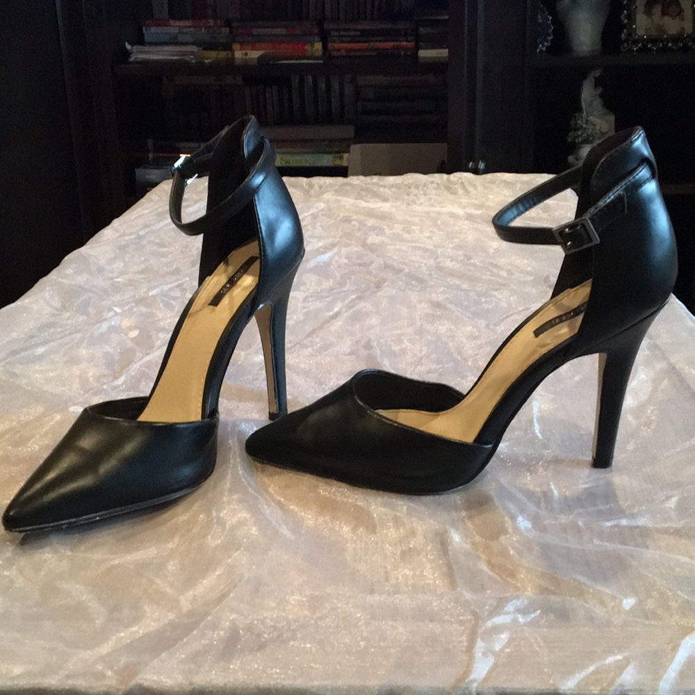 Black Forever 21 pumps